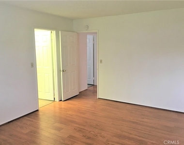 11054 Wesley - Photo Thumbnail 13