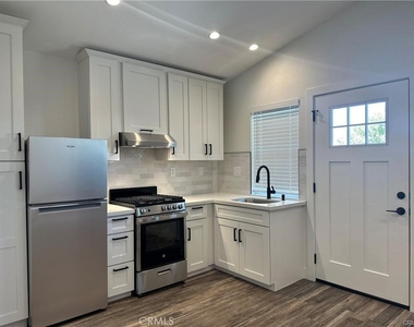 728 Park Ln. #2 Adu - Photo Thumbnail 2