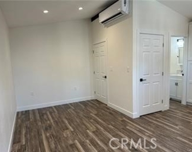 728 Park Ln. #2 Adu - Photo Thumbnail 11