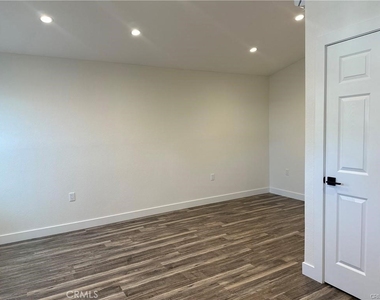 728 Park Ln. #2 Adu - Photo Thumbnail 15