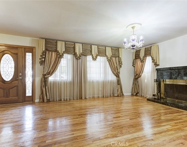 6149 Case Ave - Photo Thumbnail 5