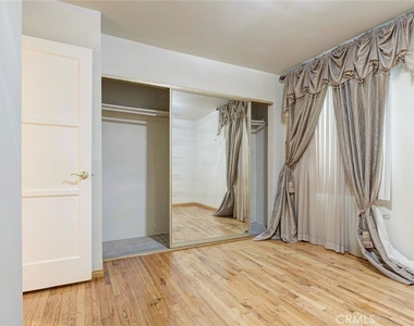 6149 Case Ave - Photo Thumbnail 15