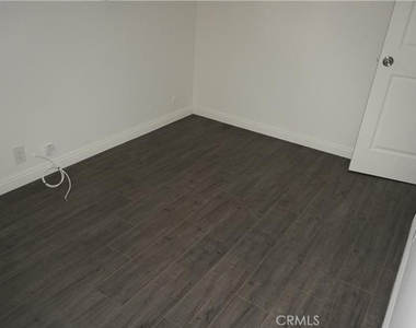 642 N Orange Grove - Photo Thumbnail 5