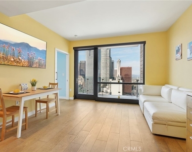 400 S Broadway - Photo Thumbnail 4