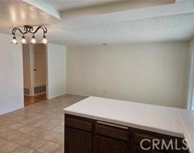 1194 W 14th Street - Photo Thumbnail 10