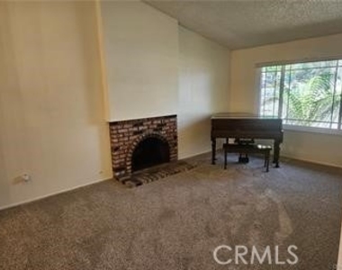 1194 W 14th Street - Photo Thumbnail 5