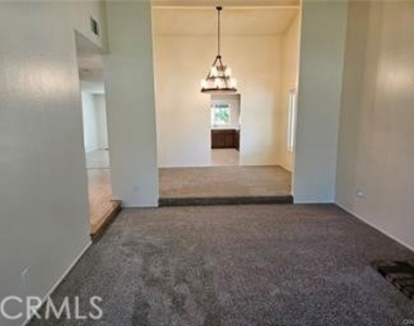 1194 W 14th Street - Photo Thumbnail 11