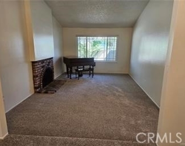 1194 W 14th Street - Photo Thumbnail 6