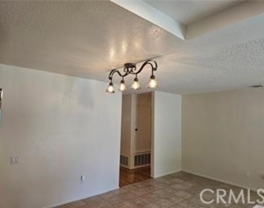 1194 W 14th Street - Photo Thumbnail 9