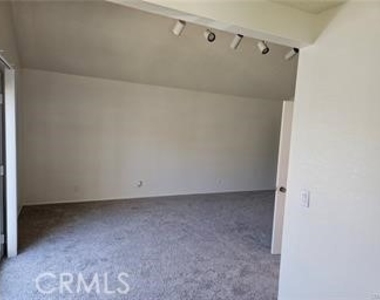 1194 W 14th Street - Photo Thumbnail 26