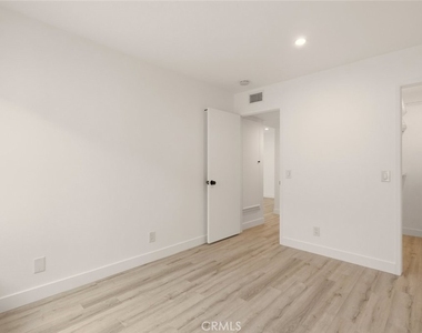 725 Palomares Avenue - Photo Thumbnail 16