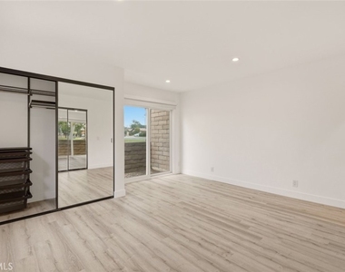 725 Palomares Avenue - Photo Thumbnail 17