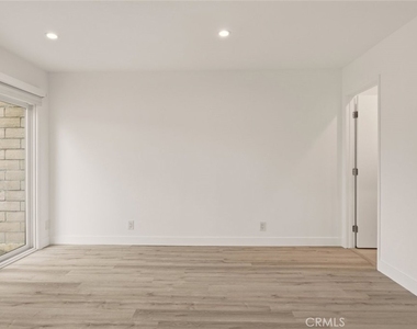 725 Palomares Avenue - Photo Thumbnail 18