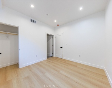 2426 S West View Street - Photo Thumbnail 9