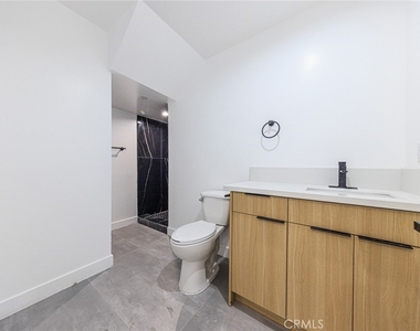 2426 S West View Street - Photo Thumbnail 7