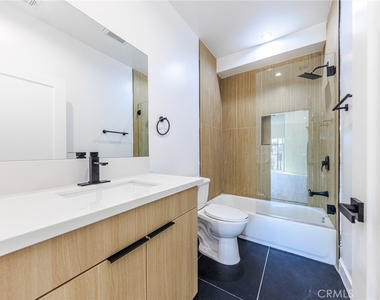 2426 S West View Street - Photo Thumbnail 23