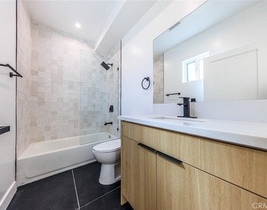2426 S West View Street - Photo Thumbnail 12