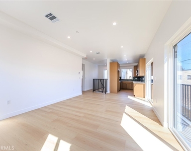2426 S West View Street - Photo Thumbnail 16