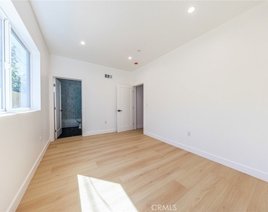 2426 S West View Street - Photo Thumbnail 11