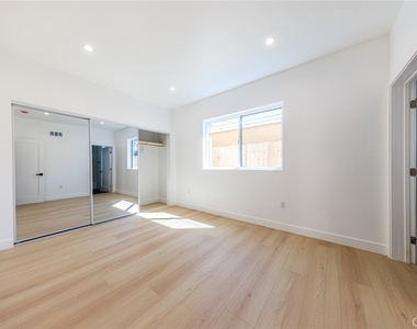 2426 S West View Street - Photo Thumbnail 10