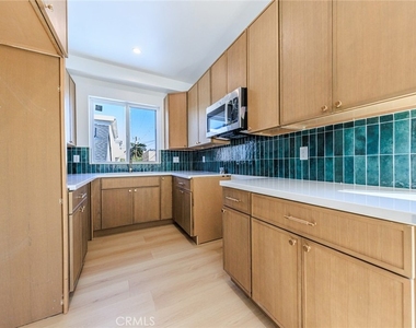 2426 S West View Street - Photo Thumbnail 18