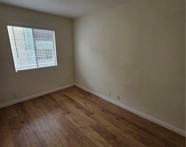 7124 Valmont Street - Photo Thumbnail 17