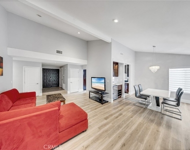 15937 La Ronda Cir - Photo Thumbnail 4
