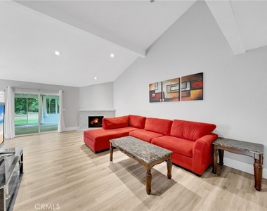 15937 La Ronda Cir - Photo Thumbnail 3