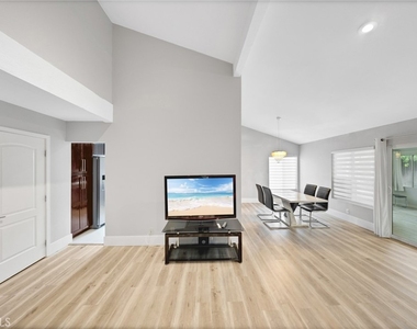 15937 La Ronda Cir - Photo Thumbnail 14