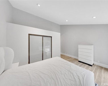 15937 La Ronda Cir - Photo Thumbnail 31