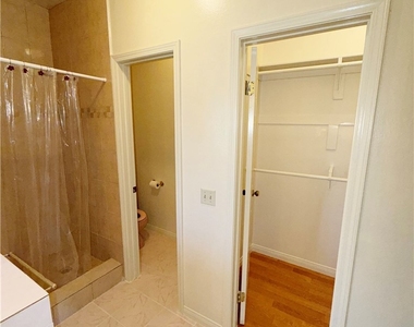 1050 Mayflower Avenue - Photo Thumbnail 14