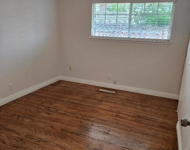 40725 Capa Drive - Photo Thumbnail 16