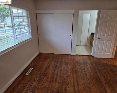 40725 Capa Drive - Photo Thumbnail 15