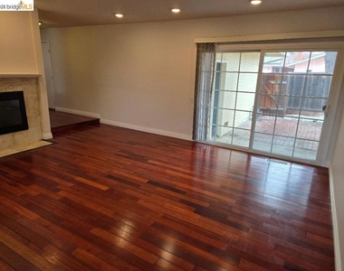 40725 Capa Drive - Photo Thumbnail 3