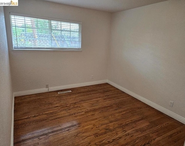 40725 Capa Drive - Photo Thumbnail 13