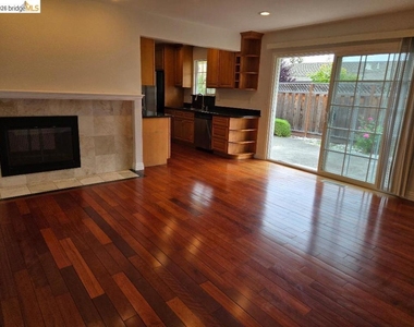 40725 Capa Drive - Photo Thumbnail 6