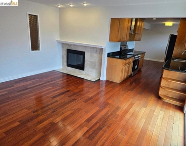 40725 Capa Drive - Photo Thumbnail 7