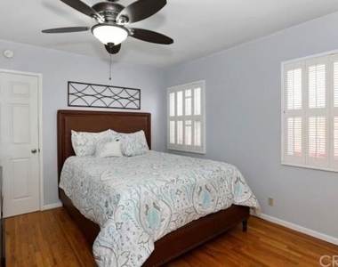 4721 Greenbush Avenue - Photo Thumbnail 13