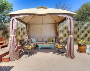 4721 Greenbush Avenue - Photo Thumbnail 22
