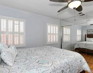 4721 Greenbush Avenue - Photo Thumbnail 12