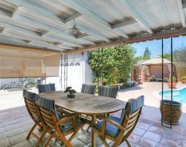 4721 Greenbush Avenue - Photo Thumbnail 23