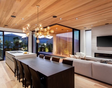 2919 Sanborn Avenue - Photo Thumbnail 8