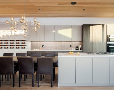 2919 Sanborn Avenue - Photo Thumbnail 5