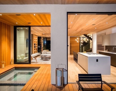 2919 Sanborn Avenue - Photo Thumbnail 25