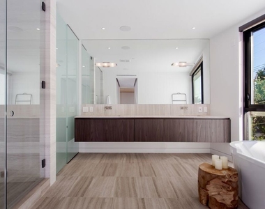 2919 Sanborn Avenue - Photo Thumbnail 34
