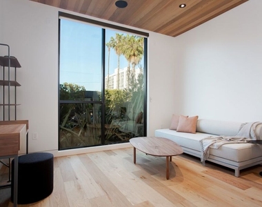 2919 Sanborn Avenue - Photo Thumbnail 18
