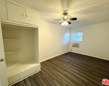 4360 1/2 Willow Brook Avenue - Photo Thumbnail 11