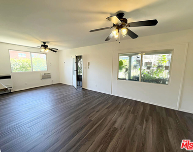 4360 1/2 Willow Brook Avenue - Photo Thumbnail 1