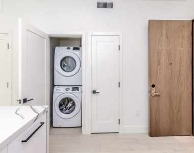 105 S Doheny Drive - Photo Thumbnail 8