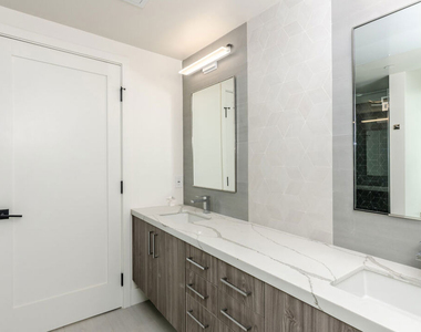 105 S Doheny Drive - Photo Thumbnail 16